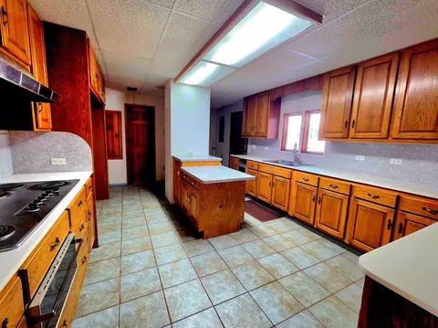 Kitchen - 200 Elm St, Perry, FL 32347 photo 2 of 9