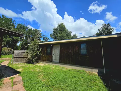 Exterior - 200 Elm St, Perry, FL 32347 photo 2 of 7