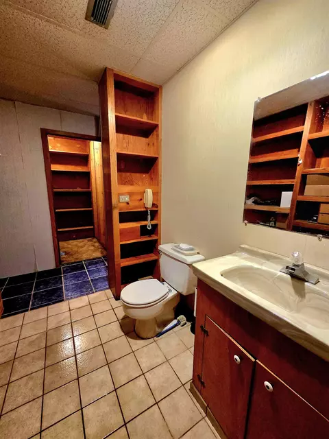 Bath - 200 Elm St, Perry, FL 32347 photo 4 of 6