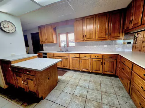 Kitchen - 200 Elm St, Perry, FL 32347 photo 2 of 7