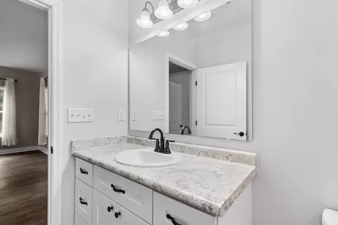 Bath - 211 Franklin St, Carrabelle, FL 32322 photo 6 of 6