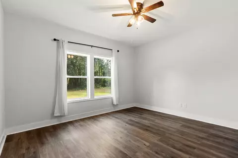 Bedroom - 211 Franklin St, Carrabelle, FL 32322 photo 3 of 8