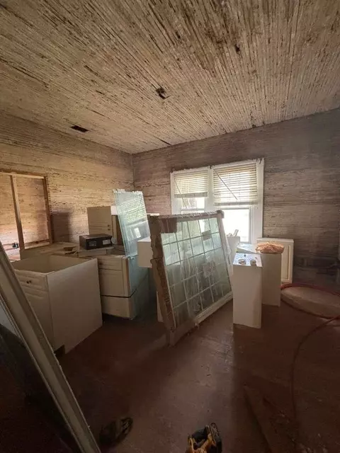 Kitchen - 804 N Calhoun St, Perry, FL 32347 photo 1 of 2