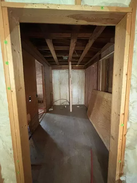 Entry Way - 804 N Calhoun St, Perry, FL 32347 photo 1 of 2