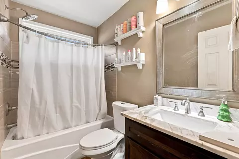Bath - 496 Rustling Pines Blvd, Midway, FL 32343 photo 6 of 6
