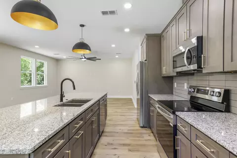 933 Cap Tram Rd, Tallahassee, FL 32317