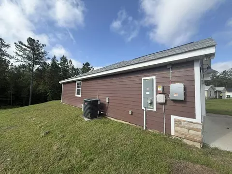 Exterior - 407 Mae Cato Dr, Midway, FL 32343 photo 2 of 4