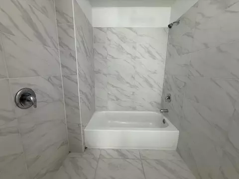 Bath - 407 Mae Cato Dr, Midway, FL 32343 photo 2 of 3