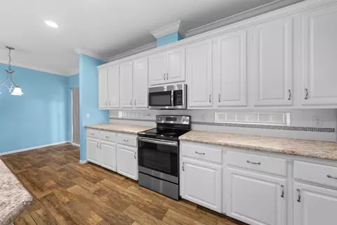 Kitchen - 21028 Beach Rd, Perry, FL 32348 photo 4 of 4
