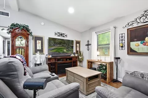 Living - 212 Cypress Rd, Perry, FL 32348 photo 3 of 4