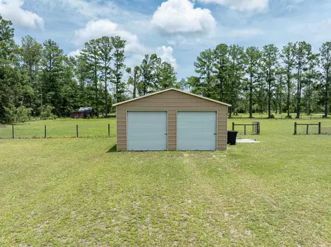 405 SE Apache Ave, Lee, FL 32059 photo 3