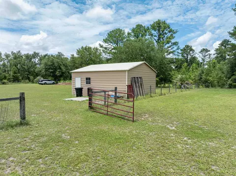 405 SE Apache Ave, Lee, FL 32059 photo 32