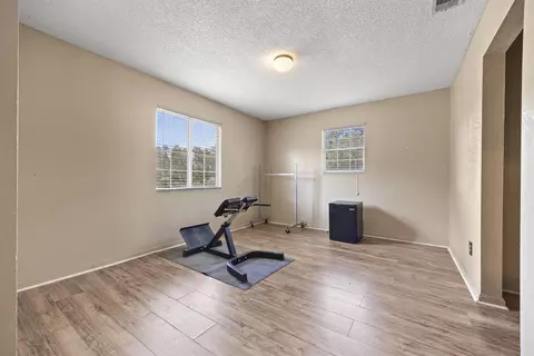 405 SE Apache Ave, Lee, FL 32059 photo 8