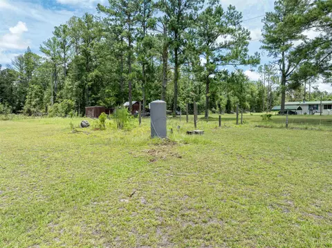 Exterior - 405 SE Apache Ave, Lee, FL 32059 photo 12 of 12