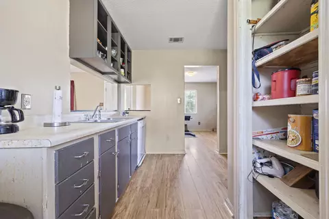 Kitchen - 405 SE Apache Ave, Lee, FL 32059 photo 2 of 2