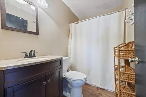 Bath - 405 SE Apache Ave, Lee, FL 32059 photo 1 of 2