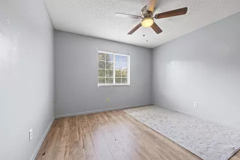 405 SE Apache Ave, Lee, FL 32059 photo 9