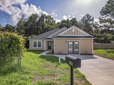 Exterior - 920 Arlington Cir, Quincy, FL 32351 photo 5 of 6
