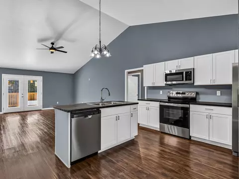 Kitchen - 920 Arlington Cir, Quincy, FL 32351 photo 3 of 4