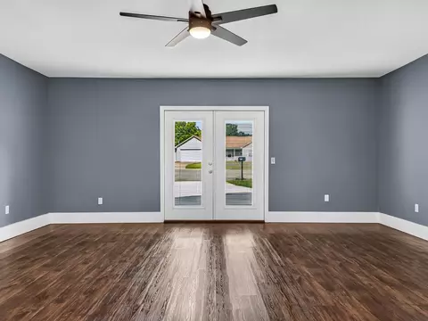 Living - 920 Arlington Cir, Quincy, FL 32351 photo 3 of 6