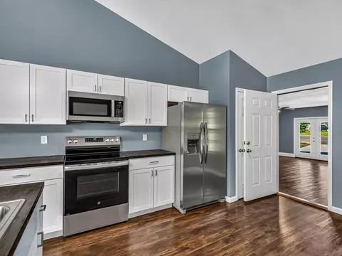 Kitchen - 920 Arlington Cir, Quincy, FL 32351 photo 4 of 4