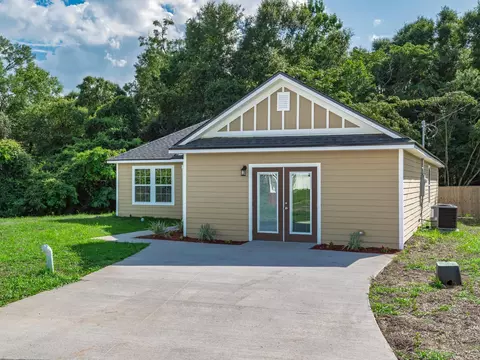 Exterior - 920 Arlington Cir, Quincy, FL 32351 photo 3 of 6