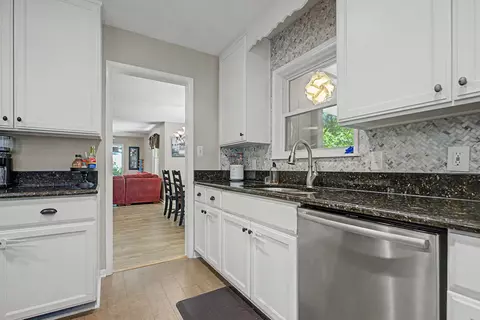 Kitchen - 1201 Devils Dip, Tallahassee, FL 32308 photo 4 of 6