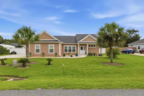 35 Evening Star Dr, Crawfordville, FL 32327