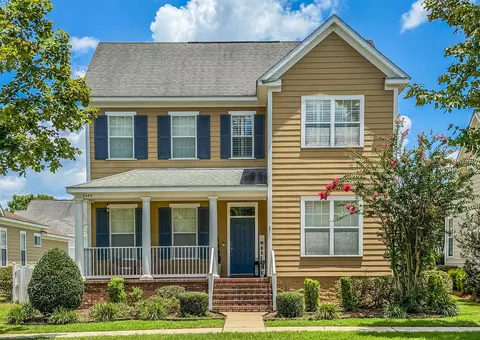 4285 Summertree Dr, Tallahassee, FL 32311