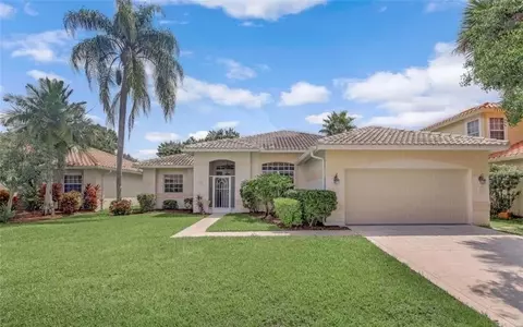 11046 Lakeland Cir, Fort Myers, FL 33913