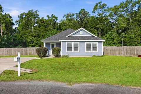 70 Commodore Pl, Crawfordville, FL 32327