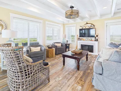 Living - 1640 Ezell Beach Rd, Perry, FL 32348 photo 1 of 2