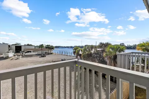 View/Area - 903 NW Avenue A, Carrabelle, FL 32322 photo 3 of 4