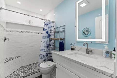 Bath - 903 NW Avenue A, Carrabelle, FL 32322 photo 1 of 2