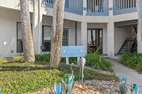Exterior - 903 NW Avenue A, Carrabelle, FL 32322 photo 4 of 4