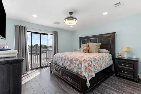 Bedroom - 903 NW Avenue A, Carrabelle, FL 32322 photo 1 of 6