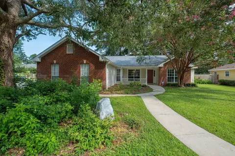 1328 Old Village Rd, Tallahassee, FL 32312