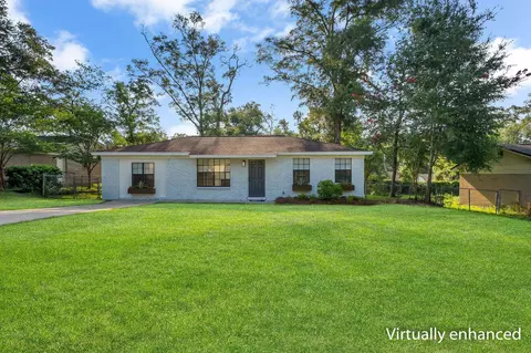 5752 Cypress Cir, Tallahassee, FL 32303