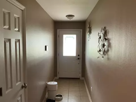 Entry Way - 463 Sand Pine Dr, Midway, FL 32343 photo 2 of 2