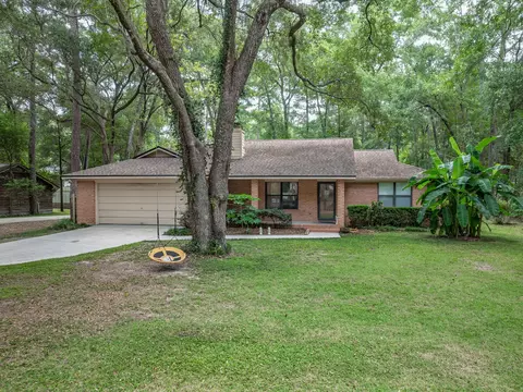 1792 Folkstone Rd, Tallahassee, FL 32312
