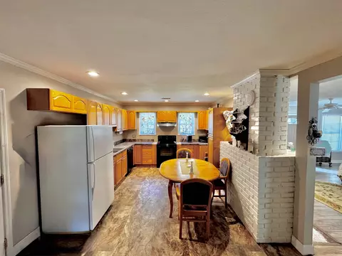 Kitchen - 839 NE Post Rd, Madison, FL 32340 photo 1 of 4