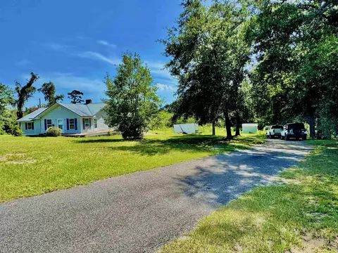 Exterior - 839 NE Post Rd, Madison, FL 32340 photo 6 of 14