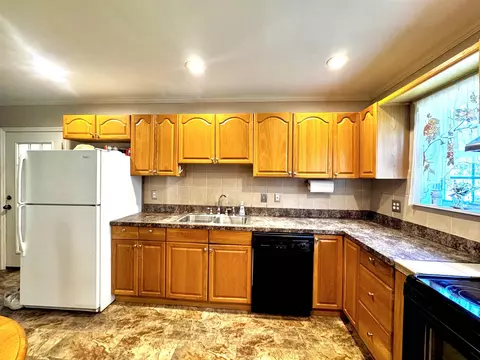Kitchen - 839 NE Post Rd, Madison, FL 32340 photo 4 of 4