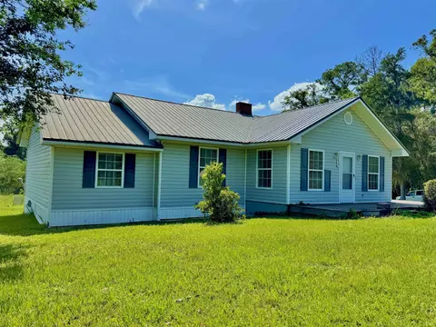 Exterior - 839 NE Post Rd, Madison, FL 32340 photo 4 of 14
