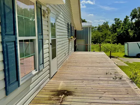 Exterior - 839 NE Post Rd, Madison, FL 32340 photo 12 of 14