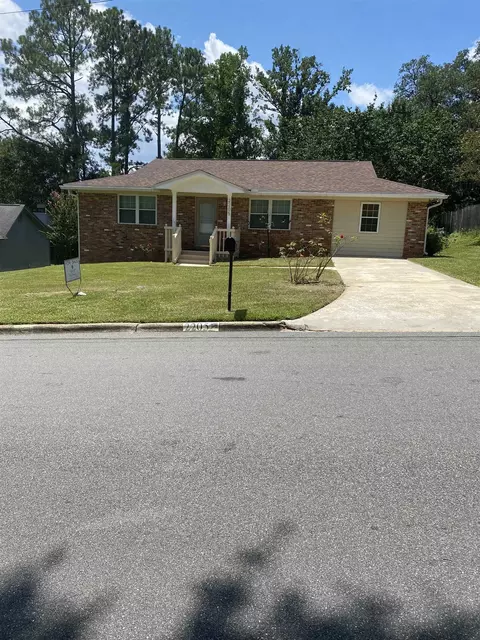 2205 Greenwich Way, Tallahassee, FL 32308