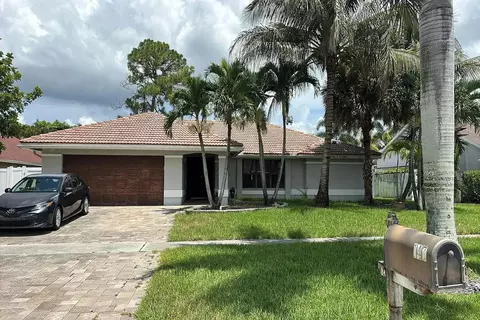 147 Kings Way, Royal Palm Beach, FL 33411