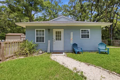 30 Keerns Rd, Crawfordville, FL 32327