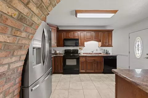 Kitchen - 7885 Beach Rd, Perry, FL 32348 photo 5 of 5