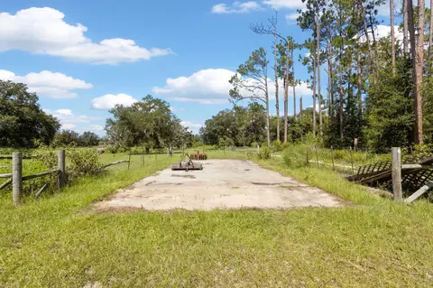 Exterior - 7885 Beach Rd, Perry, FL 32348 photo 9 of 17